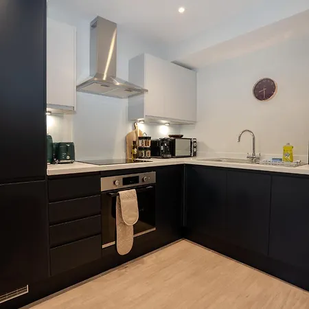 Apartment Church House By Guestz Bristol