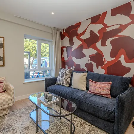 Apartment Church House By Guestz Bristol