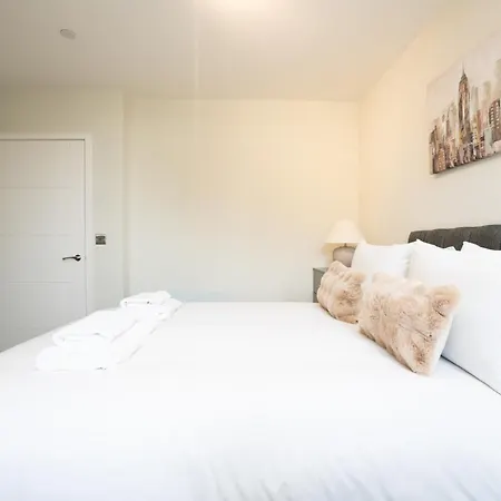 Church House By Guestz Apartment Bristol