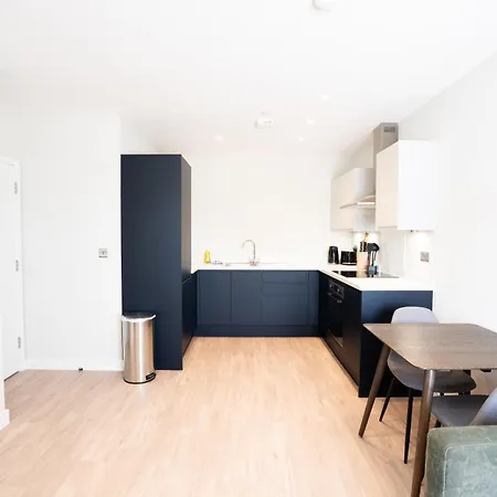 Apartment Church House By Guestz Bristol